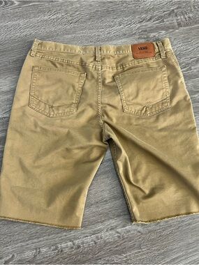 Vans men’s slim fit Tan Chino Shorts